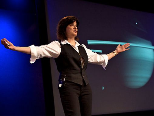 کارۆلین پۆرکۆ: ئەمە زوحەلە
