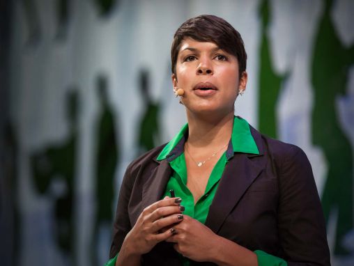 Click to play Catherine Bracy: Por qué los buenos hackers son buenos ciudadanos.