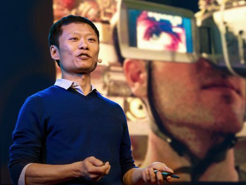 Click to play ShihChieh Huang: Sculture che sembrano emerse dal fondo dell'oceano