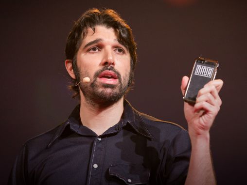 Click to play Bruno Torturra: Hai uno smartphone? Comincia a trasmettere