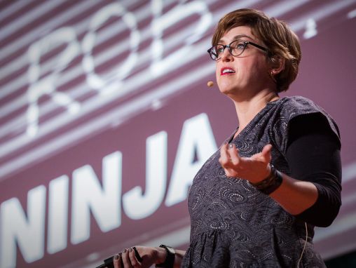 Click to play Erin McKean: Forza, create parole nuove!