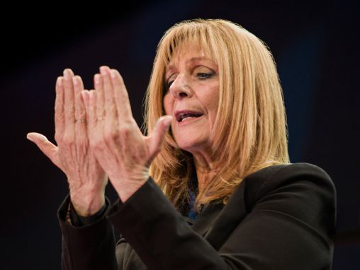 Click to play Cristina Domenech: La poesia che libera l'anima