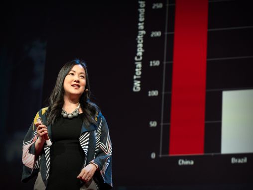 Click to play Angel Hsu: Ako Čína (ne)bojuje so znečistením ovzdušia a klimatickými zmenami