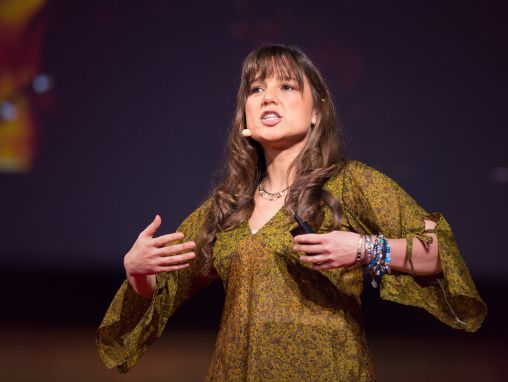Click to play Zeynep Tufekci: Como a Internet tornou mudanças sociais fáceis de organizar, difíceis de conseguir