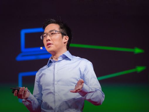 Click to play Andy Yen: Pensa que seu e-mail é privado? Pense novamente
