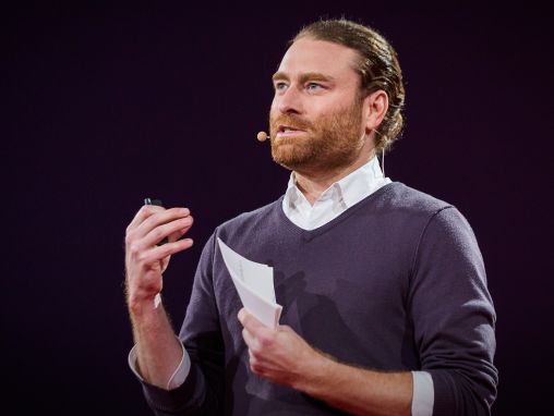 Click to play Chris Milk: Wie virtuelle Realität zur ultimativen Empathie-Maschine werden kann