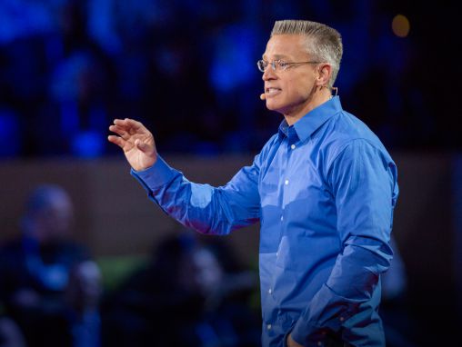 Click to play Gary Haugen: Der verborgene Grund für Armut, den wir jetzt bekämpfen müssen