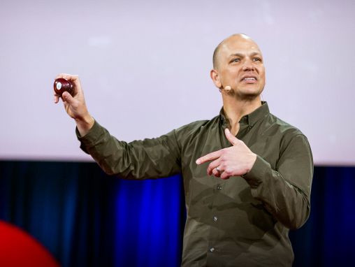 Click to play Tony Fadell: O primeiro segredo do projeto é... perceber