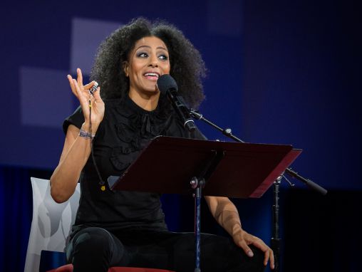 Click to play Sarah Jones: Uma mulher, cinco personagens, e uma aula de sexo do futuro