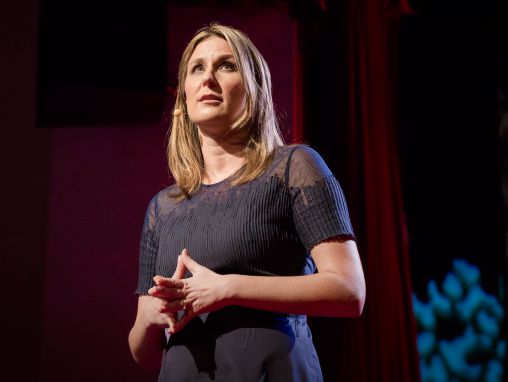 Click to play Aspen Baker: Uma forma melhor de falar sobre aborto