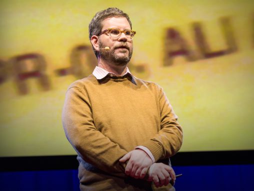 Click to play マット・ケニヨン: イラク民間人の慰霊碑を、密かにアメリカ政府へ送る方法