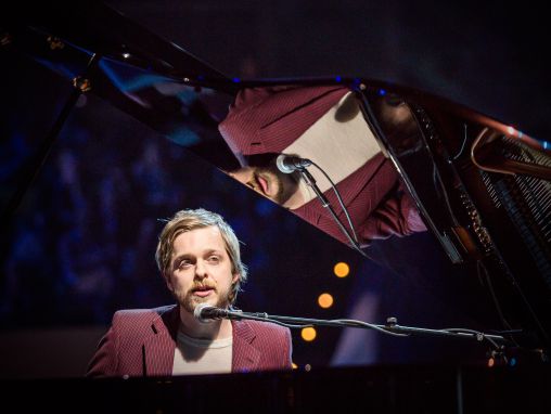 Click to play Teitur: Casa è una canzone che ho sempre ricordato