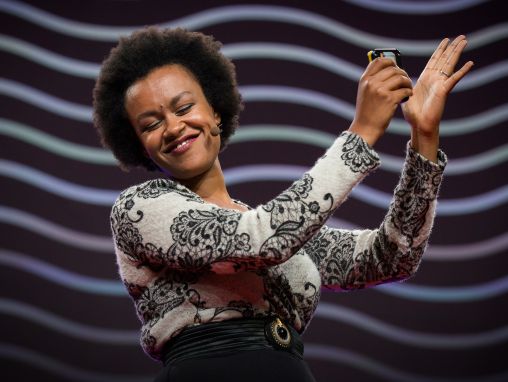 Click to play Meklit Hadero: L'inaspettata bellezza dei suoni del quotidiano