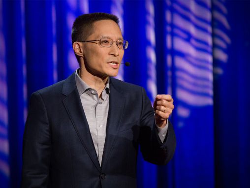 Click to play Eric Liu: Torniamo a votare con gioia