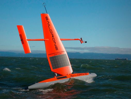 Click to play Sebastien de Halleux: Kaip vėjo jėga varomi dronai keičia mūsų supratimą apie vandenynus
