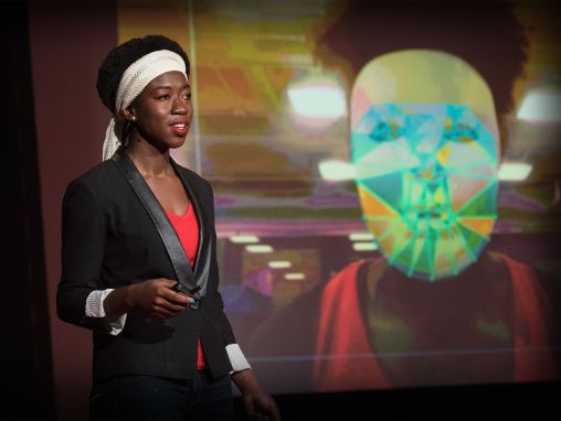 Click to play Joy Buolamwini: Come sto combattendo la parzialità algoritmica