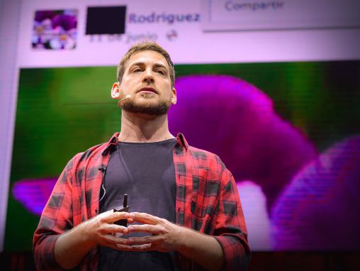 Sebastián Bortnik: A conversa que não temos sobre o abuso digital infantil