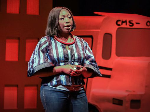 Click to play Stephanie Busari: Wie Falschmeldungen ernstlich schaden