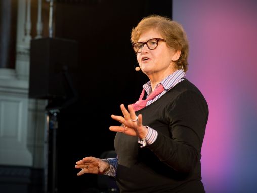 Click to play Deborah Lipstadt: Hinter den Lügen der Holocaustleugnung