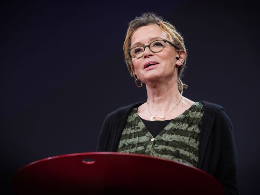 Click to play Anne Lamott: 12 Wahrheiten, die ich vom Leben und Schreiben lernte
