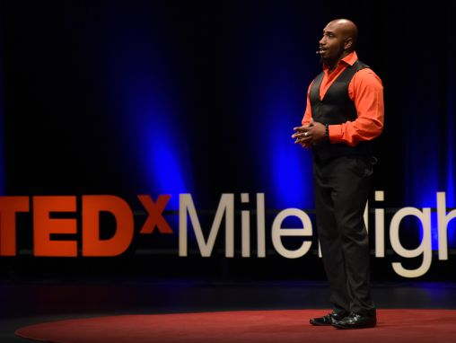 Theo E.J. Wilson: Um negro infiltra-se na extrema-direita