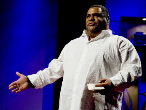 Click to play Kris Abani (Chris Abani): Kris Abani razmišlja o čovečnosti