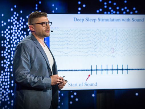 Click to play Dan Gartenberg: Fordelene med dyp søvn for hjernen -- og hvordan få mer av den