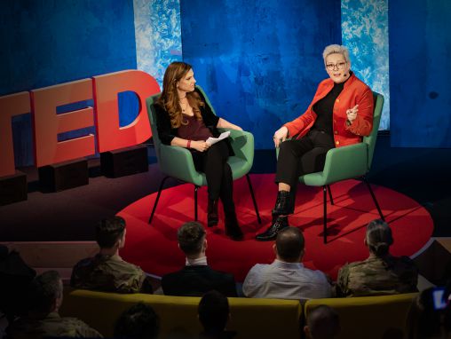 Click to play هالا تومسدوتر وبرين فريدمان: أزمة القيادة وطريقة جديدة للمضي قدمًا