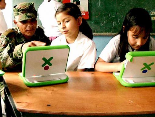نیکۆلاس نیگرۆپۆنتی:: بو کولومبیا ( OLPC ) بردنی