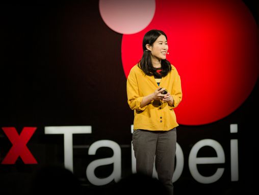 Click to play Michelle Kuo: Kekuatan penyembuhan membaca