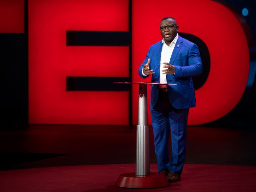 줄리우스 마아다 비오(Julius Maada Bio): 시에라 리온의 미래를 위한 비전
