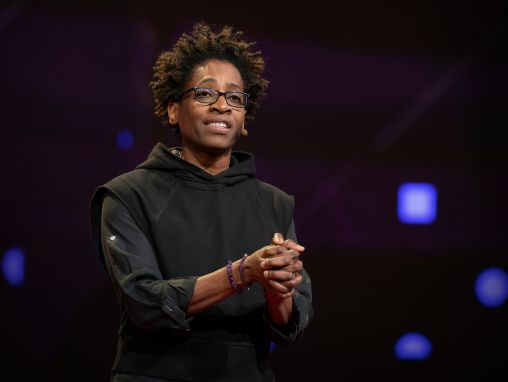 Click to play Jacqueline Woodson: Yavaş okumak bana yazmak hakkında ne öğretti