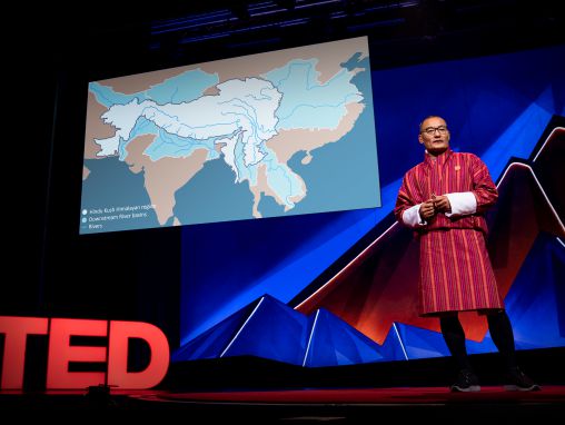 Click to play Tshering Tobgay: Dünyanın "Üçüncü Kutbu"nu korumaya acil çağrı