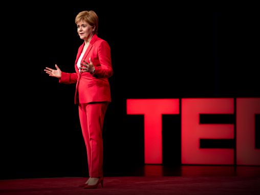 Click to play Nicola Sturgeon: Hükûmetler neden refaha öncelik vermeli