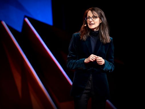 Click to play Danielle Citron: Hoe deepfakes de waarheid ondermijnen en de democratie bedreigen