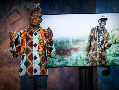 Click to play Bright Simons: Pentru ajutor în rezolvarea problemelor globale, priviți spre țările în curs de dezvoltare