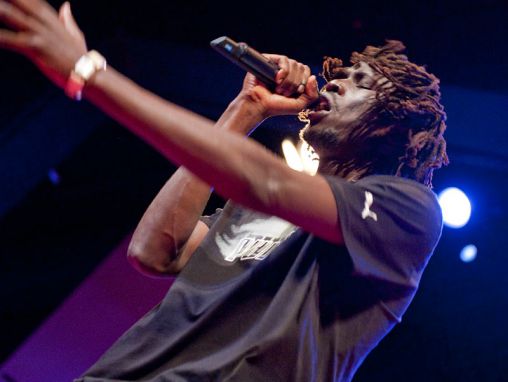 伊曼纽·扎 (Emmanuel Jal)：战时儿童的激情演唱