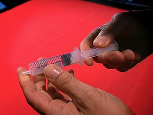 Marc Koska: ಚುಚ್ಚುಕೊಳವೆ(syringe)ಯನ್ನು ಮರು-ಕಂಡುಹಿಡಿಯಲು ೧೩ ಲಕ್ಷ ಕಾರಣಗಳು