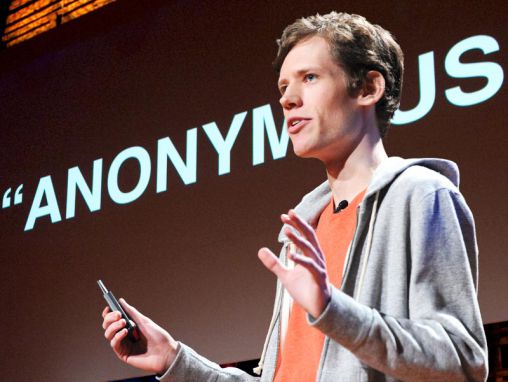 Click to play Christopher "m00t" Poole: Der Anonymitätsfall online