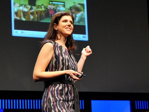 Click to play Margaret Gould Stewart: Youtube und das Urheberrecht