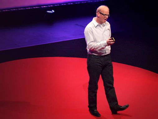 Click to play Charles Leadbeater: Bildungsinnovationen in den Slums