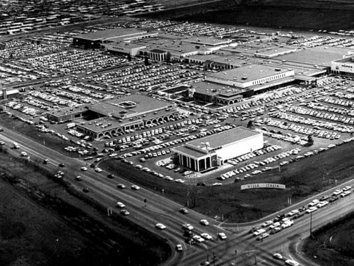 Click to play Ellen Dunham-Jones: Vorstädte umnutzen