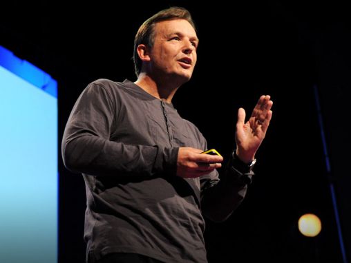 Click to play Chris Anderson : Comment la vidéo sur le web alimente l'innovation mondiale