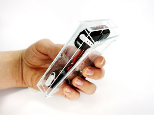 Click to play Fabian Hemmert : Le futur protéiforme du téléphone portable